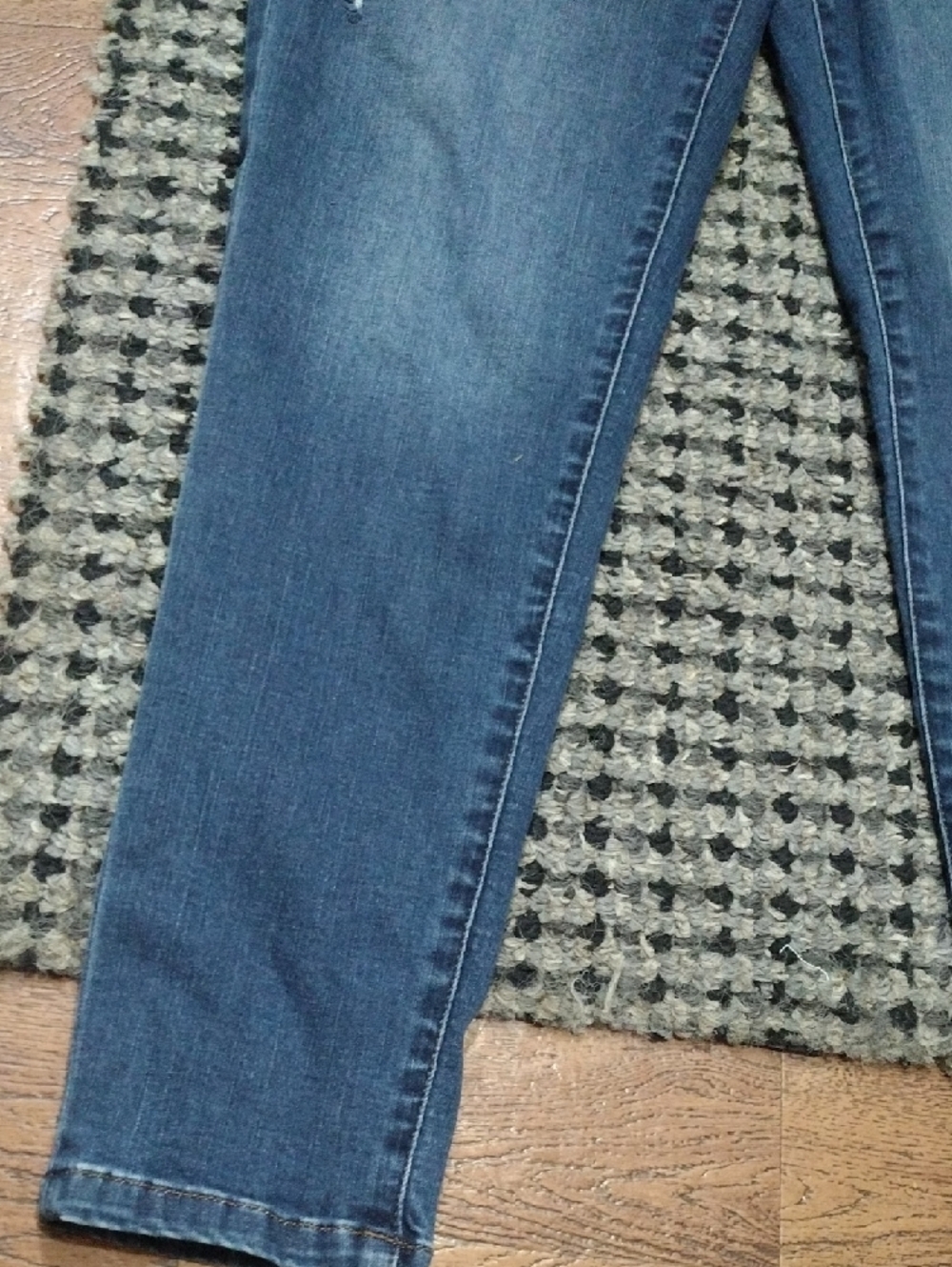 LuLaRoe Women's Dark Blue Distressed Stretchy Skinny Jeans - Picture 6 of 10